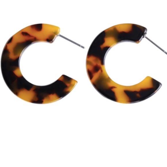 Jewelry - NWOT - Small Tortoise Shell Hoop Earrings